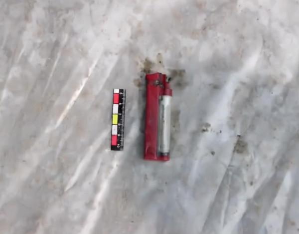 2016年安徽工人挖到人骨，警察迅速封鎖現場，一枚打火機幫了大忙