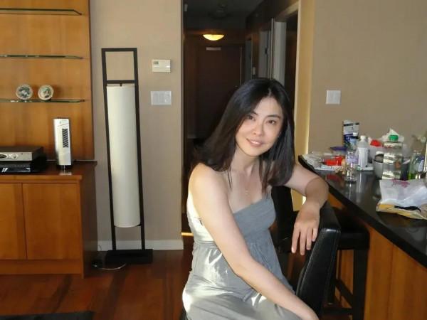 總感覺王祖賢的長相既有混血感又有東方美人感