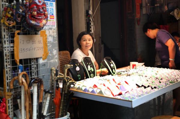 廣州玉器街深藏窄巷中，曾經的市井天堂，玉石價格從5元到幾萬元