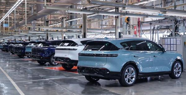 國家隊造電車實力如何？用時205天，嵐圖FREE完成第10000臺下線