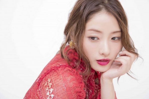 大S汪小菲離婚，她令人羨慕的是20年不變的少女感