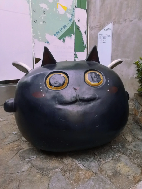 奔著體驗汽車影院而去，沒想到被周圍免費的環境吸引到了