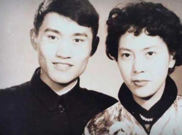 “德藝雙馨”牛犇:用一生積蓄資助上百位學生,晚年獨自住養老院 “德藝雙馨”牛犇:用一生積蓄資助上百位學生,晚年獨自住養老院