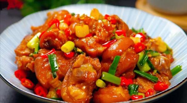 女性冬季手腳冰涼,多吃這6道補氣血家常菜,暖手腳溫暖整個冬天 女性冬季手腳冰涼,多吃這6道補氣血家常菜,暖手腳溫暖整個冬天