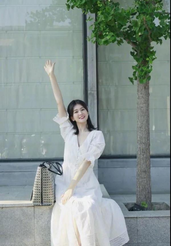 喬欣，膚白貌美的她，妥妥的氣質女神