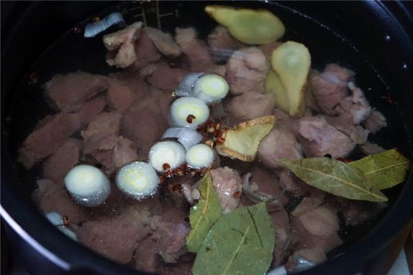 寒潮到,做燉菜,冬季特色之酸菜燉羊肉,有肉有湯,吃起來真香 寒潮到,做燉菜,冬季特色之酸菜燉羊肉,有肉有湯,吃起來真香