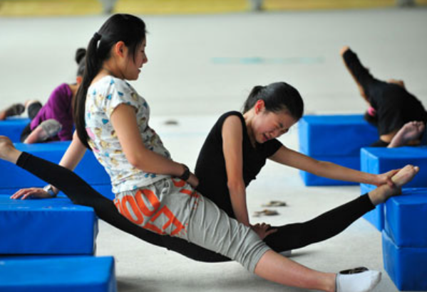 劉璇：21歲摘得奧運金牌，36歲下嫁富二代，41歲有兒有女身家過億