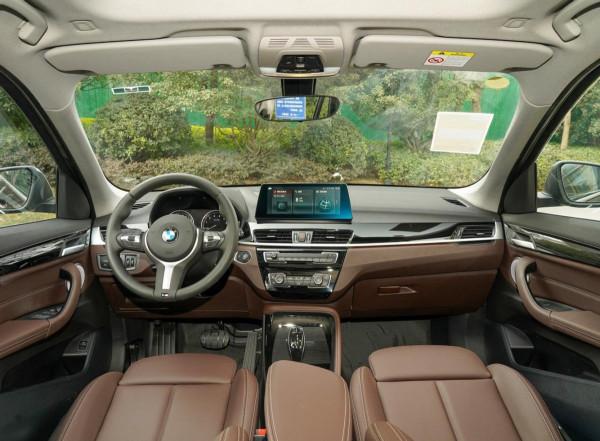 寶馬X1對比威颯，30萬左右的預算，誰才是年輕人的心頭好？