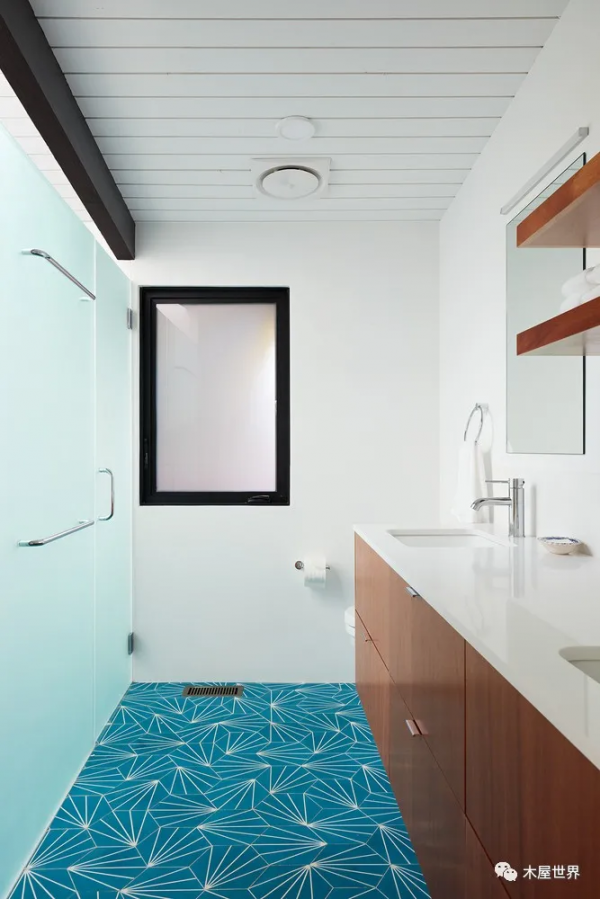 用當年的流行風格改建60年前的木屋,享受現代溫馨的生活 用當年的流行風格改建60年前的木屋,享受現代溫馨的生活