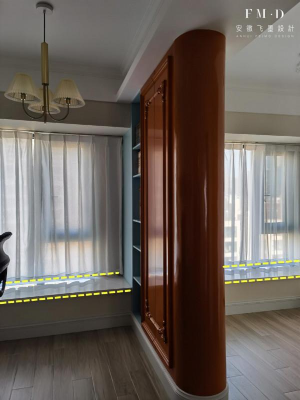 砌個弧形隔斷，一邊做書房，一邊做衣帽間，家居動線設計太舒適了