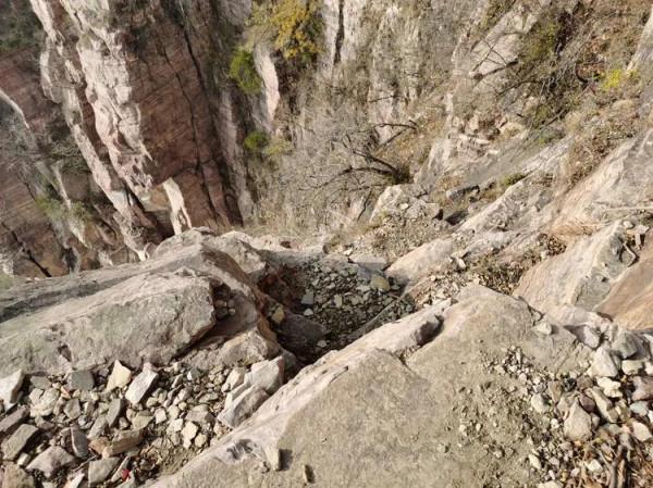 徒步白雲寺渡槽一一絕壁大梯一一上白雲一一白雲寺 徒步白雲寺渡槽一一絕壁大梯一一上白雲一一白雲寺