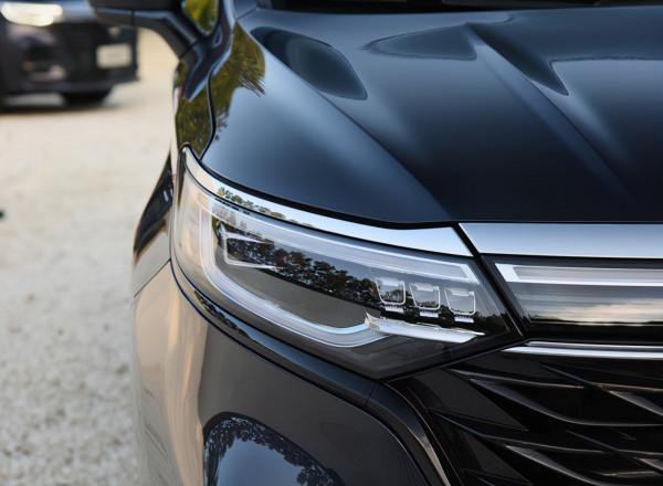 車內自帶冰箱+茶具，20萬出頭，比GL8還智慧，帶你看榮威IMAX8