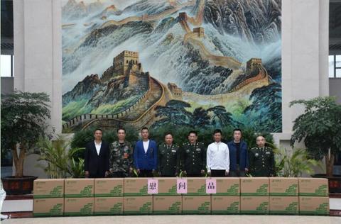 全國愛國擁軍模範寇立國慰問武警海南省總隊