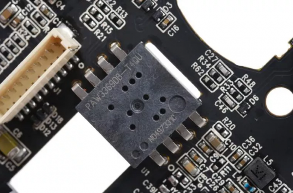 外設體驗丨小手電競滑鼠——雷蛇八岐大蛇V2