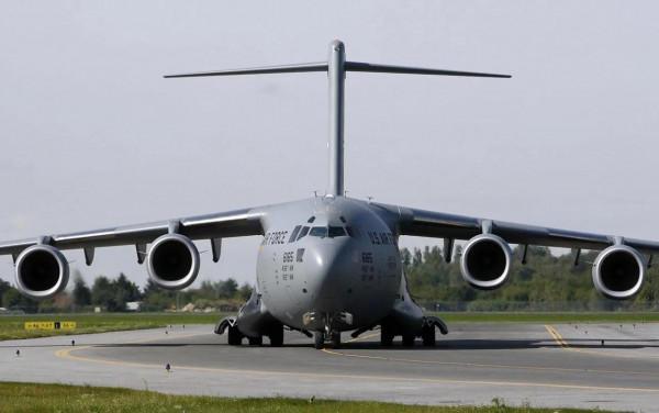 C-17“環球霸王”III運輸機圖集（200圖）