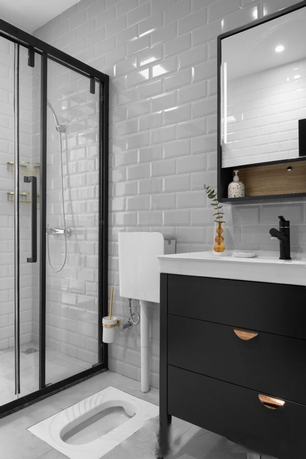 衛生間用蹲便,除了沒那麼高檔,用起來沒毛病啊,為什麼會被嘲笑 衛生間用蹲便,除了沒那麼高檔,用起來沒毛病啊,為什麼會被嘲笑