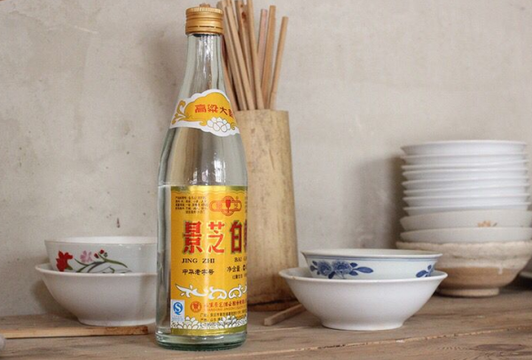 中國6大高度烈酒，酒量差的人“一杯就倒”！網友：都沒喝過