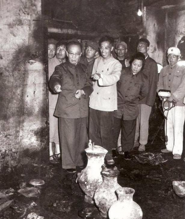 郭沫若為何執意要開啟定陵?最悲劇的一次考古,毀壞了多少文物? 郭沫若為何執意要開啟定陵?最悲劇的一次考古,毀壞了多少文物?