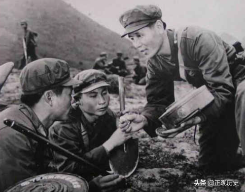 柯萊之戰:越軍305師三次夜襲,被解放軍詭雷陣重創,抬擔架運走 柯萊之戰:越軍305師三次夜襲,被解放軍詭雷陣重創,抬擔架運走