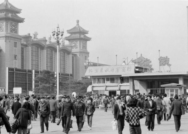 周總理為何特意指示鐘擺設計彎一點？守鍾人揭開北京站塔鐘的秘密