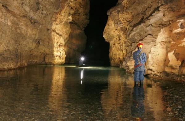 “天坑”從哪裡來？