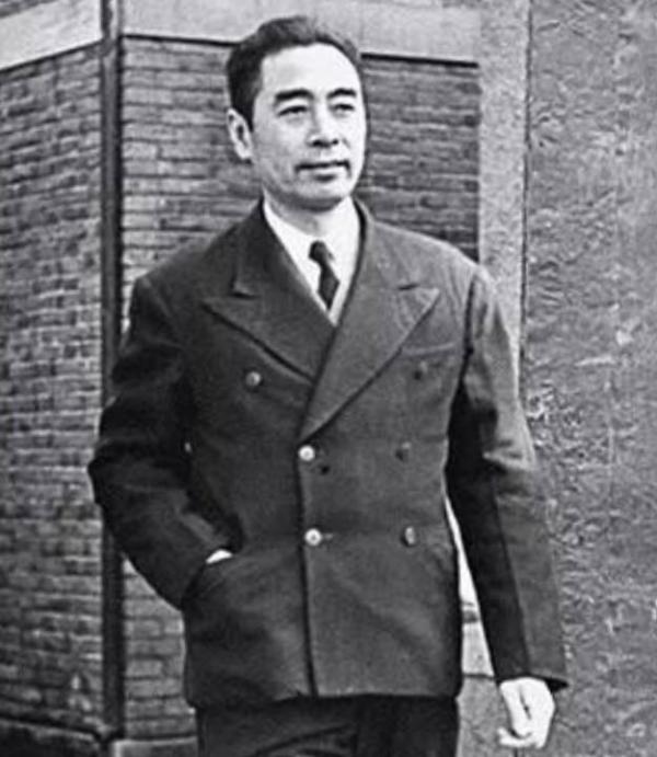 國共合作徹底破裂,周恩來在宋慶齡寓所遇搜捕,當晚擬定南昌起義 國共合作徹底破裂,周恩來在宋慶齡寓所遇搜捕,當晚擬定南昌起義