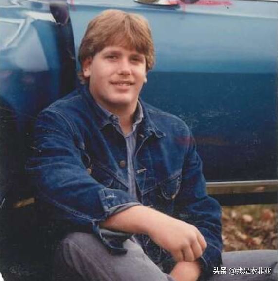 男子在家遇害，警方苦尋真兇無果，25年後，一個護士說她知道真相