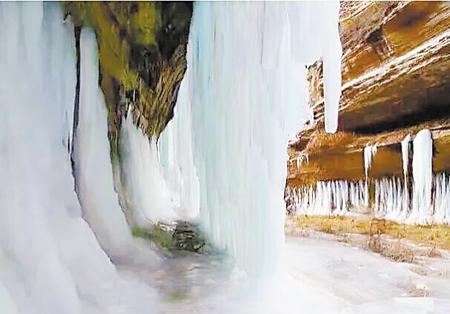 彎鐮溝的冰瀑
