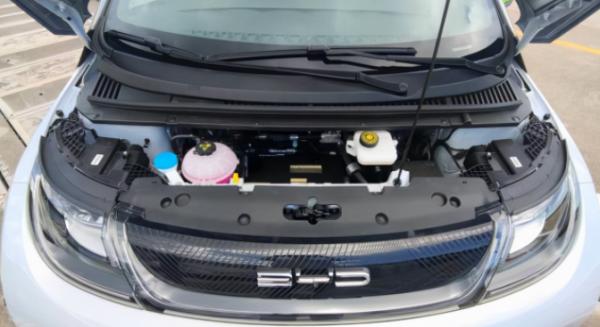 比亞迪又放大招了，戳中行業“四大痛點”，會是下一個王炸嗎？