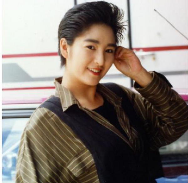 6位不靠煙燻妝黑化的“蛇蠍美人”,誰才是你的童年陰影? 6位不靠煙燻妝黑化的“蛇蠍美人”,誰才是你的童年陰影?