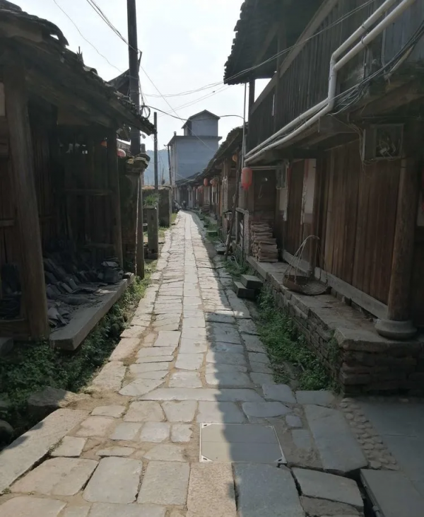 天青色等煙雨，而我在等你，傳統古村落忠山十八寨期待與您的相遇