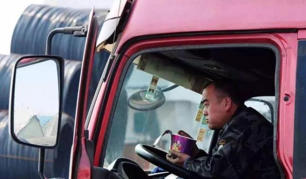 月薪過萬也無人問津？兩大行業面臨“招工窘境”，大學生去哪了？