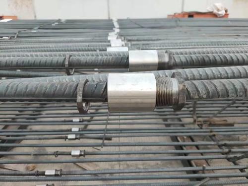 為什麼建樓房時,要在鋼筋上加一排小圓環?原來作用這麼大 為什麼建樓房時,要在鋼筋上加一排小圓環?原來作用這麼大