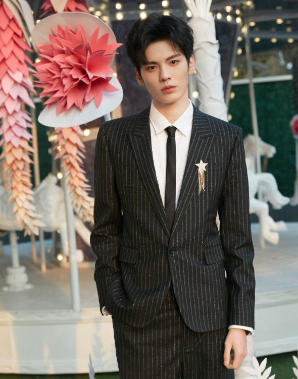 網劇《墨白》官宣開機，張雪迎首搭畢雯珺，演繹跨次元甜寵劇