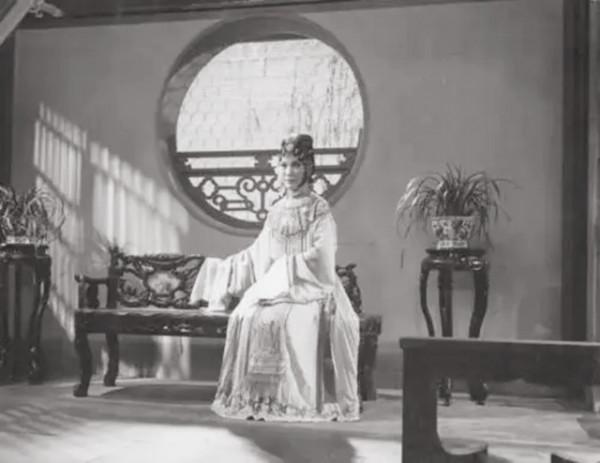 “七仙女”嚴鳳英墓地：一代宗師，黃梅戲開拓者，骨灰安葬於家鄉