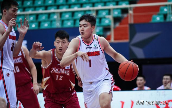 CBA三訊息:上海強援簽證延誤,廣州三巨頭52分,馬力克尷尬走步 CBA三訊息:上海強援簽證延誤,廣州三巨頭52分,馬力克尷尬走步