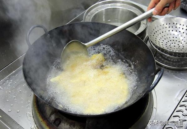 為什麼飯店的椒鹽排條那麼好吃,廚師長教你訣竅,簡單又好吃 為什麼飯店的椒鹽排條那麼好吃,廚師長教你訣竅,簡單又好吃