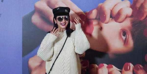 林依晨產後狀態滿分，素顏上鏡也靚麗，可惜土純風穿搭網友不買賬