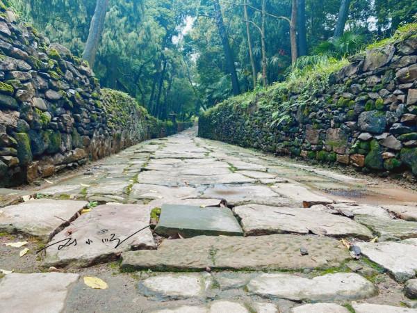 四川德陽著名的4A級旅遊景區，被認為與三星堆齊名，遊客卻不多