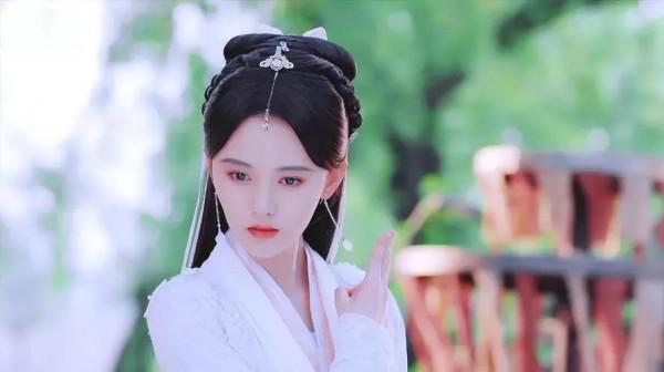 鞠婧禕古裝圖片