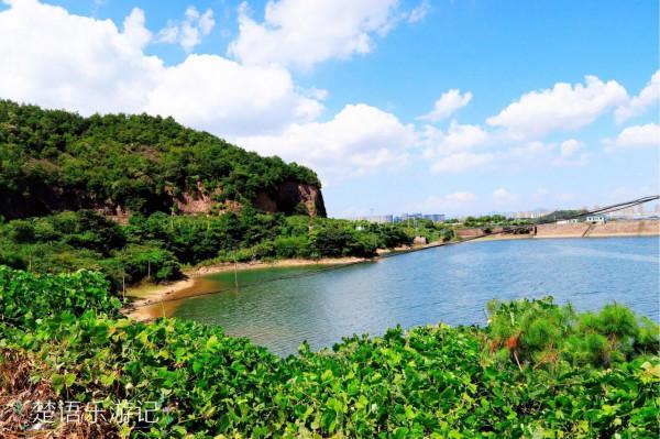 寧波市這個水庫被譽為北侖明珠,可以露營和玩水,還可欣賞紅杉林 寧波市這個水庫被譽為北侖明珠,可以露營和玩水,還可欣賞紅杉林