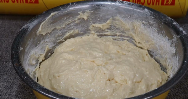 一碗麵粉就能做發糕，手不沾面，一攪一蒸就出鍋，鬆軟香甜不粘牙