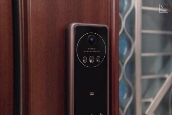 TCL X7S 智慧門鎖體驗：用 iPhone 同款人臉識別，視覺化安防老少可用