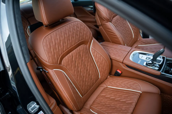 二手寶馬M760Li：取悅自己，一切盡在掌握