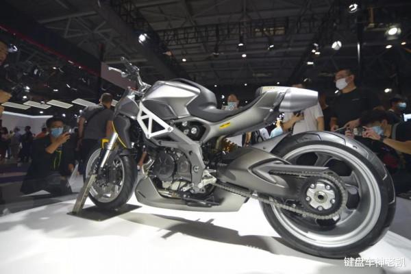 宗申賽科龍邁入公升級俱樂部，RA9領銜、RX850壓陣