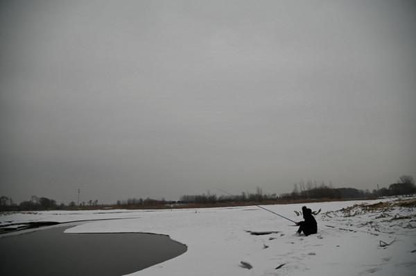 不畏寒冬，就是釣魚