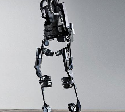 戰力倍增！中國“鋼鐵俠”來了！中國軍用外骨架為何能逆襲美國？