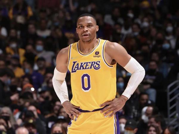 4訊息！湖人國王遭重創，勇士計劃曝光，鵜鶘官宣壞訊息