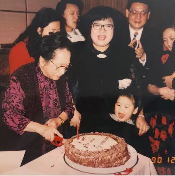 一定要爭氣給媽媽看的鄭欣宜首奪女歌手金獎