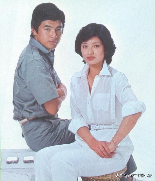 山口百惠的&OpenCurlyDoubleQuote;秀雅&rdquo;藏不住，穿素衣驚豔時光，晚年依舊端莊優雅